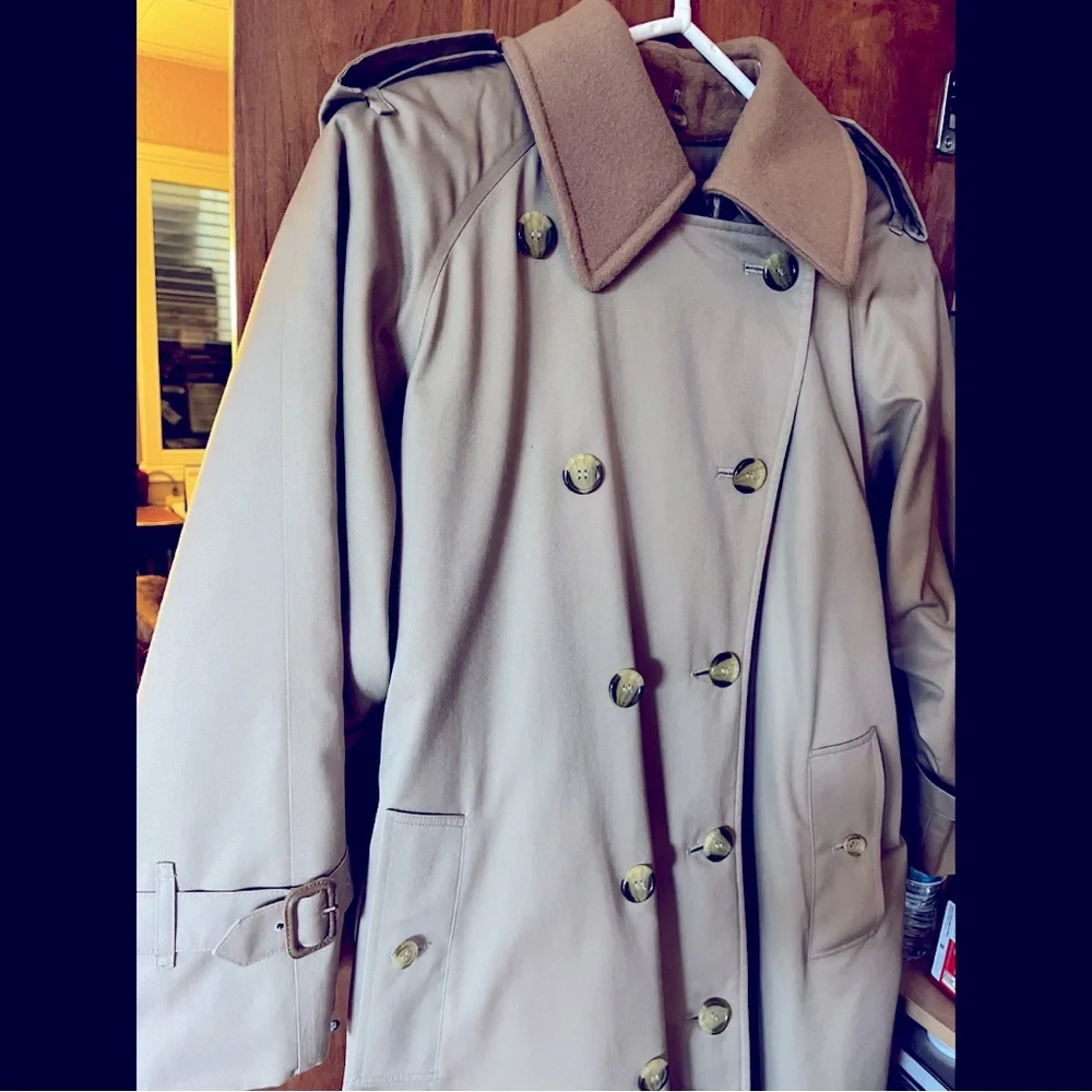 Ladies’ Burberry Trench Coat - Picture 2 of 7